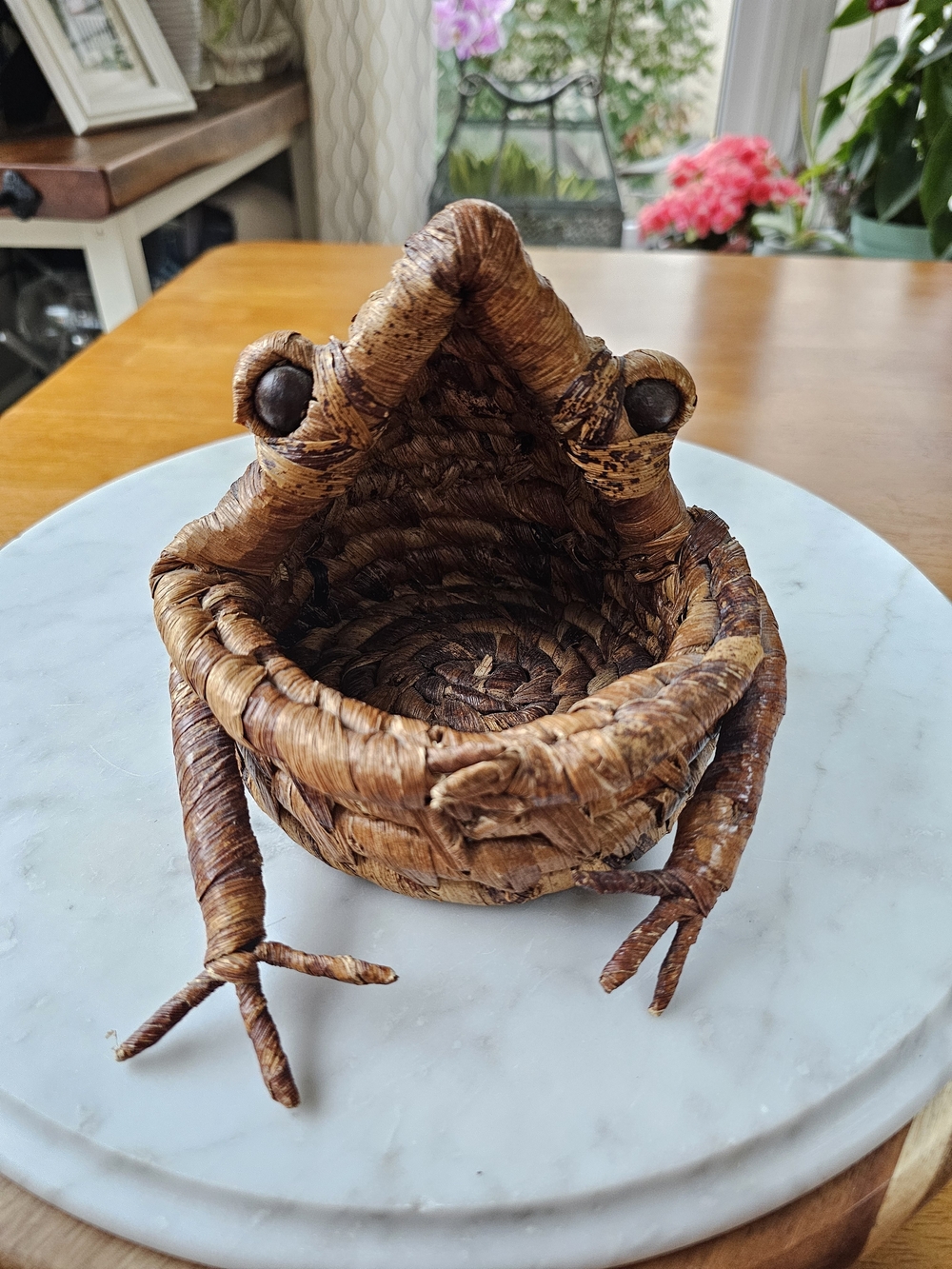 Vintage Handcrafted Woven Frog Basket / Trinket Bowl 🐸